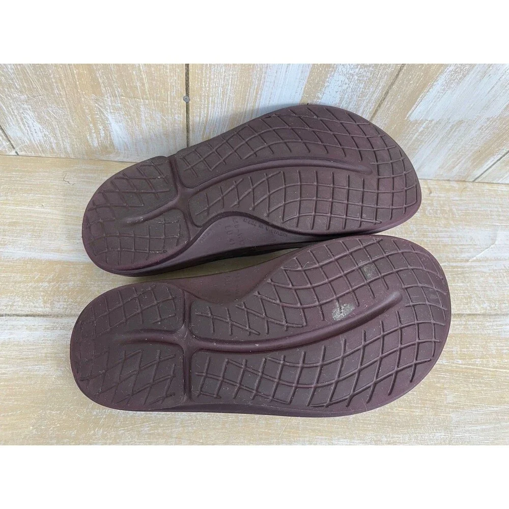 OOFOS Burgundy Ooahh Sport Recovery Slide Sandals M8/W10 EU 41